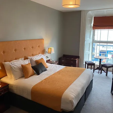 Hotel Hallahan'S