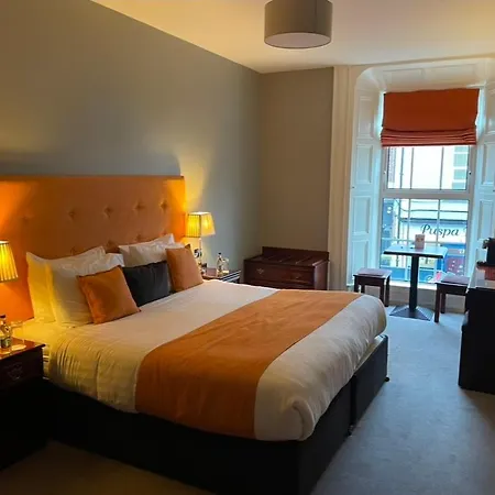 Hotel Hallahan'S